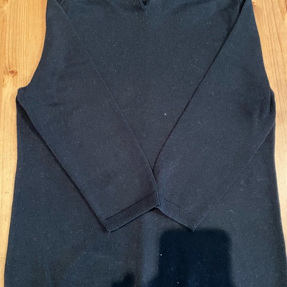 Black blouse, M size. Never wore it, too small. - Picture 4 of 4